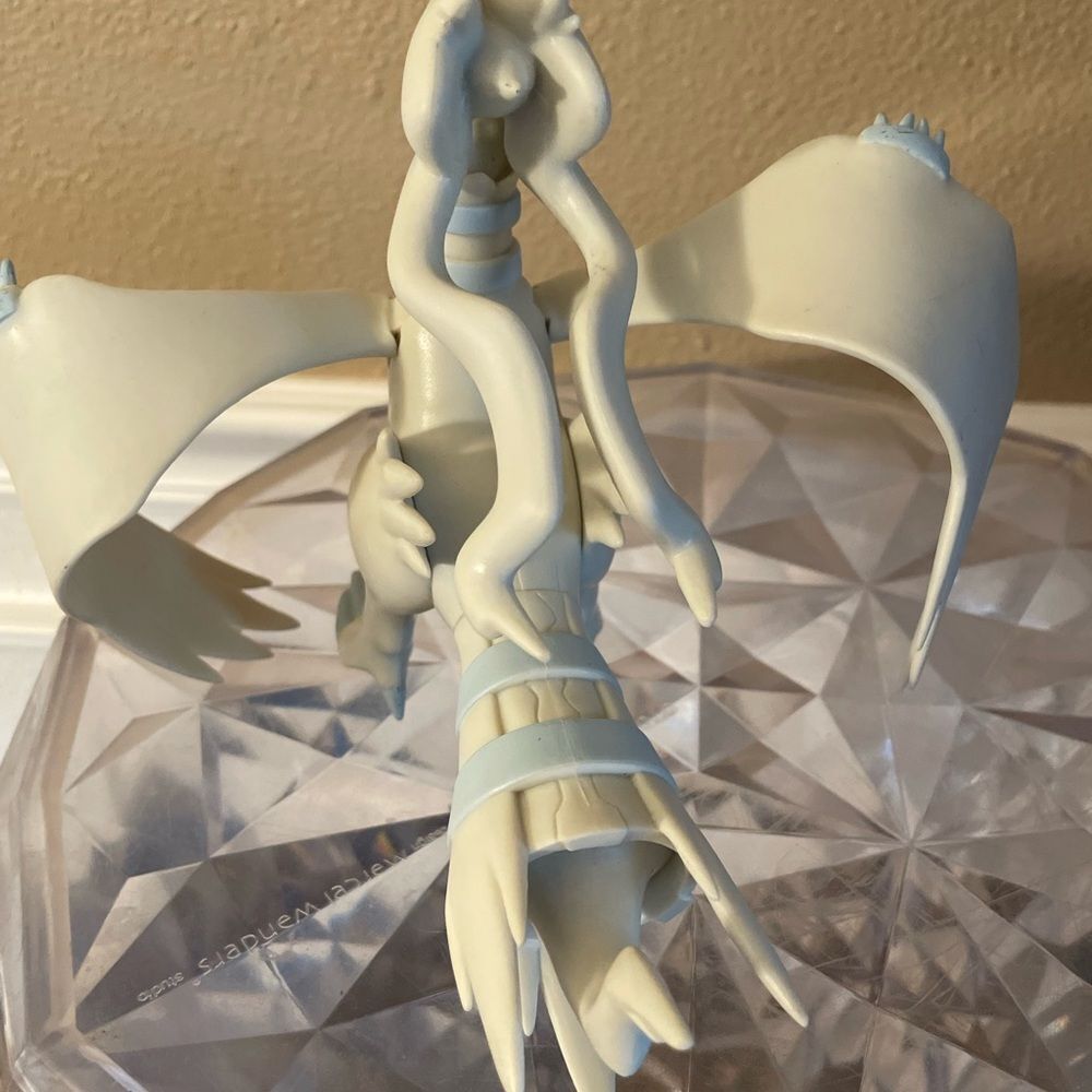 Pokemon White Dragon Figurine - Picture 6 of 15